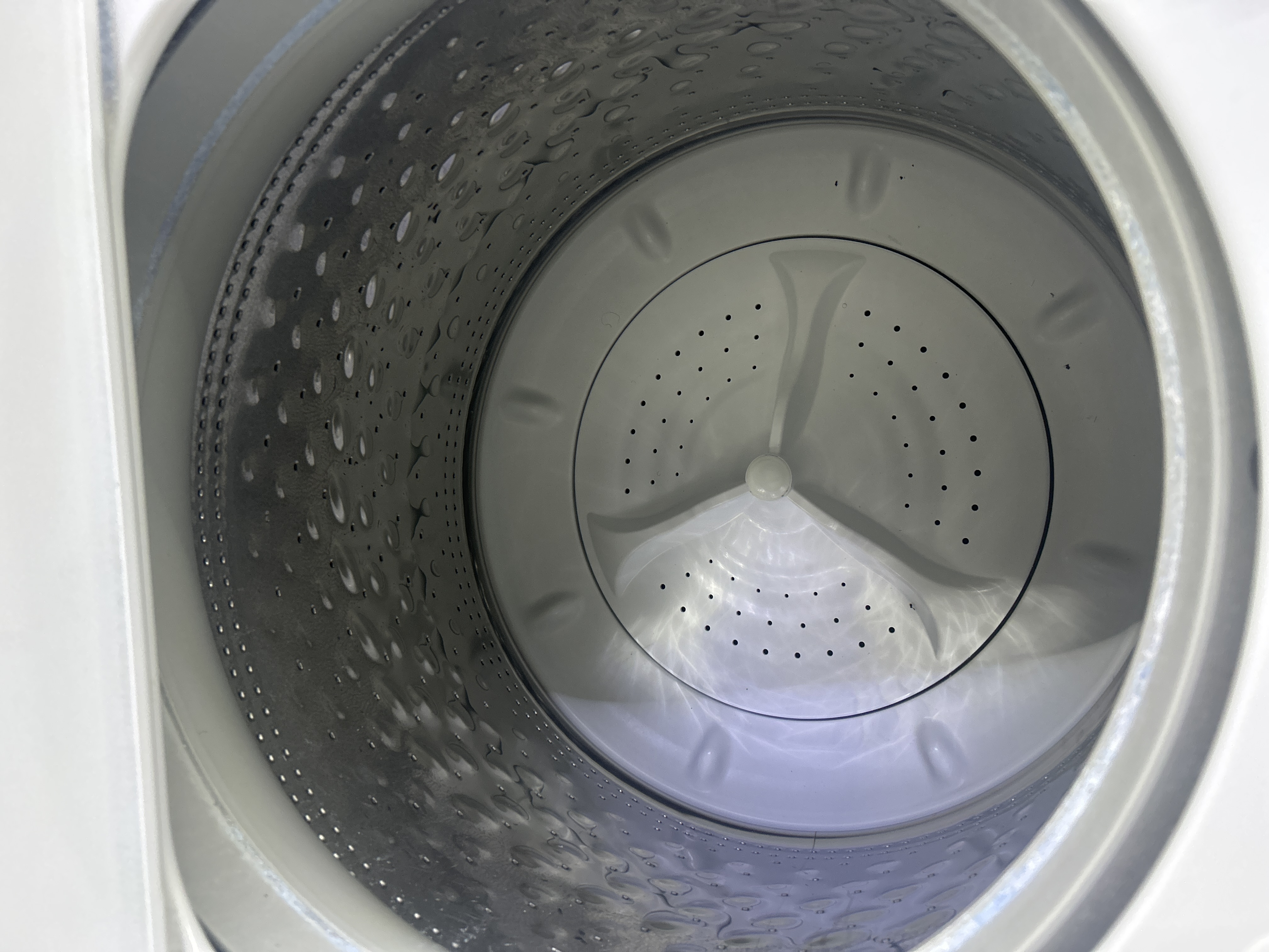 Whirlpool 4.3 cu ft HE Top Load Washer White WTW5000DW photo 2